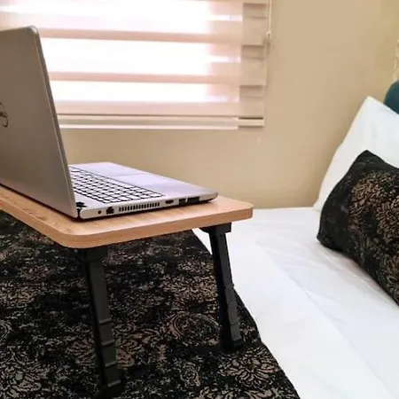 Estampolis 홈스테이 *