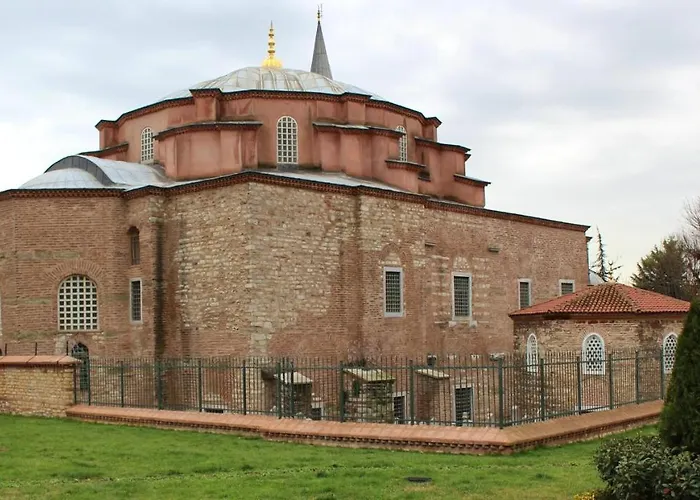 Проживание в семье Estampolis Стамбул