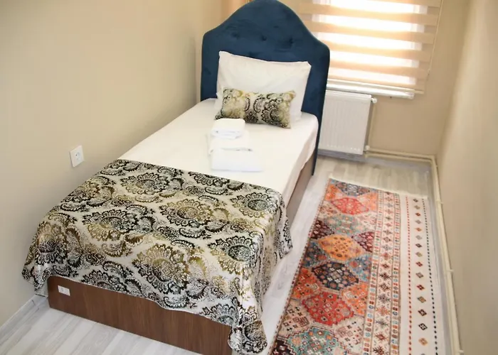 Проживание в семье Estampolis