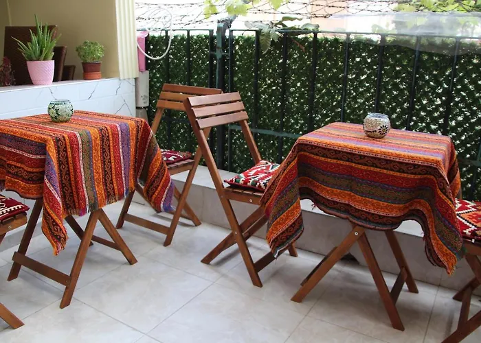 Проживание в семье Estampolis