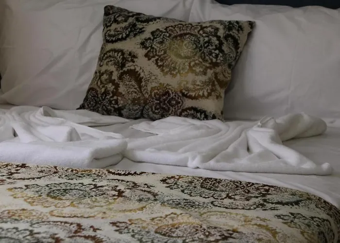 Проживание в семье Estampolis *